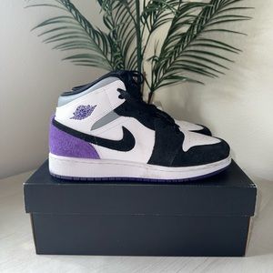 Jordan 1 “Varsity Purple”